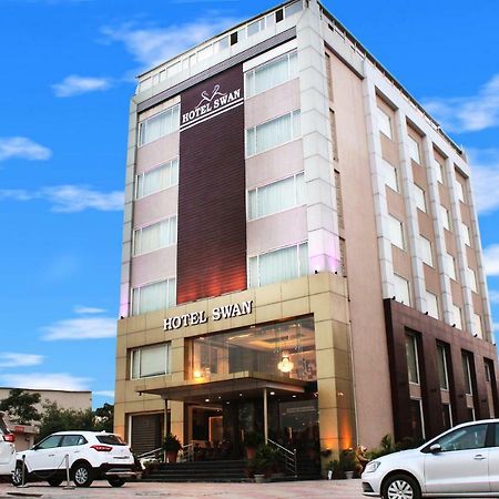 Hotel Swan Zirakpur Bagian luar foto